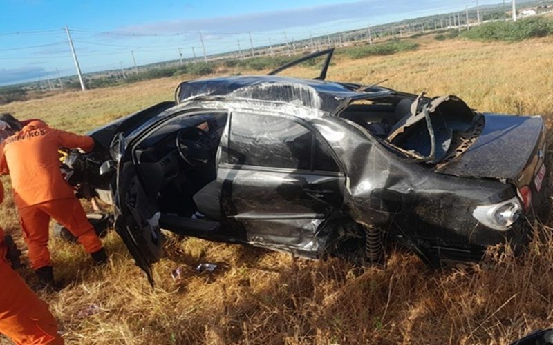Capotamento-deixa-homem-ferido-na-Avenida-Rotary