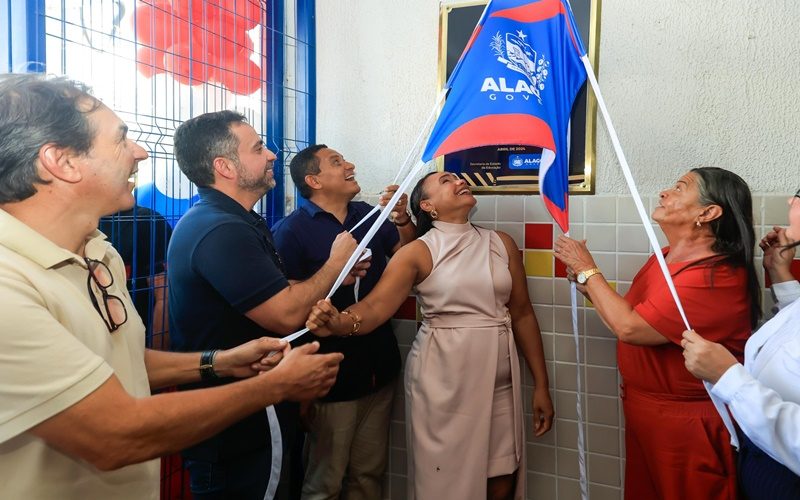 governador-entrega-escola-e-sobrevoa-obras-de-hospital-e-duplicacao-em-palmeira-dos-indios