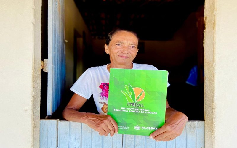 iteral-e-tj-promovem-entrega-de-titulos-de-terra-em-delmiro-gouveia-e-poco-das-trincheiras-nesta-sexta