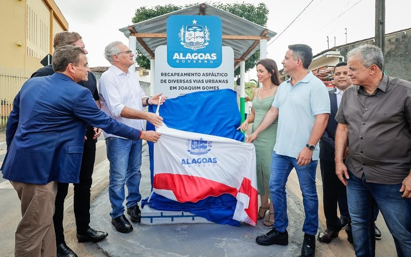 joaquim-gomes-em-evento-de-emancipacao-politica-governador-entrega-ambulancia-pavimentacao-e-anuncia-eixo-viario