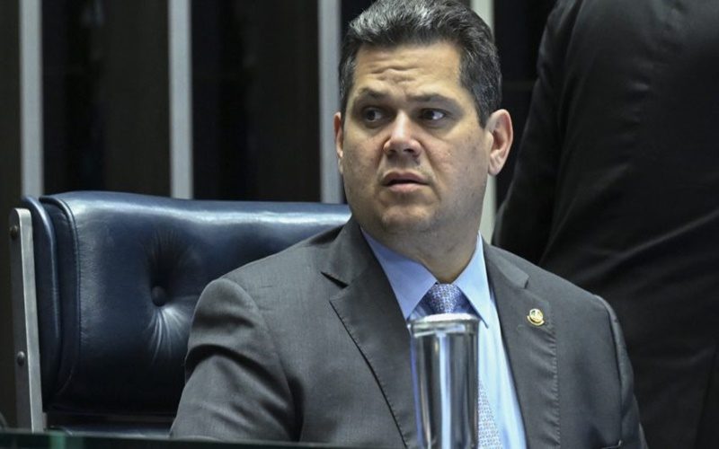 Plenário do Senado Federal durante sessão deliberativa ordinária. Ordem do dia. 

Na pauta, o PL 4.635/2024, que prorroga até dezembro de 2030 os benefícios tributários relativos às taxas de fiscalização de instalação e de funcionamento incidentes sobre estações de telecomunicações, são incentivos para tecnologia conhecida como “internet das coisas”. 

Mesa: 
presidente do Senado Federal, senador Davi Alcolumbre (União-AP). 

Foto: Carlos Moura/Agência Senado