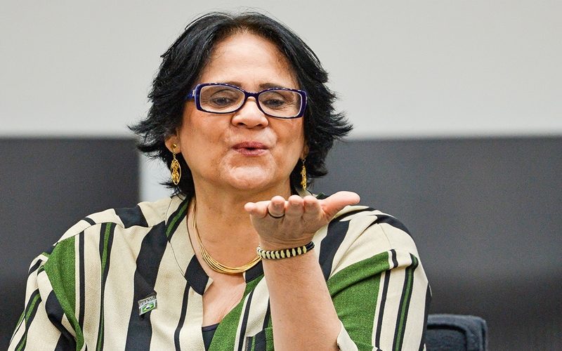 Brasília: A ministra da Mulher, Família e Direitos Humanos, Damares Alves, durante o seminário 
"Mães de Crianças com Microcefalia: Entendendo os Desafios e Superando o Preconceito", na Câmara dos Deputados. (Foto: Marcelo Camargo/Agência Brasil)